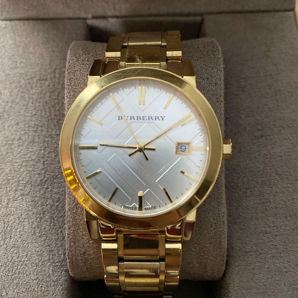 Authentic Burberry Watch (unisex) - Picture 2 of 8